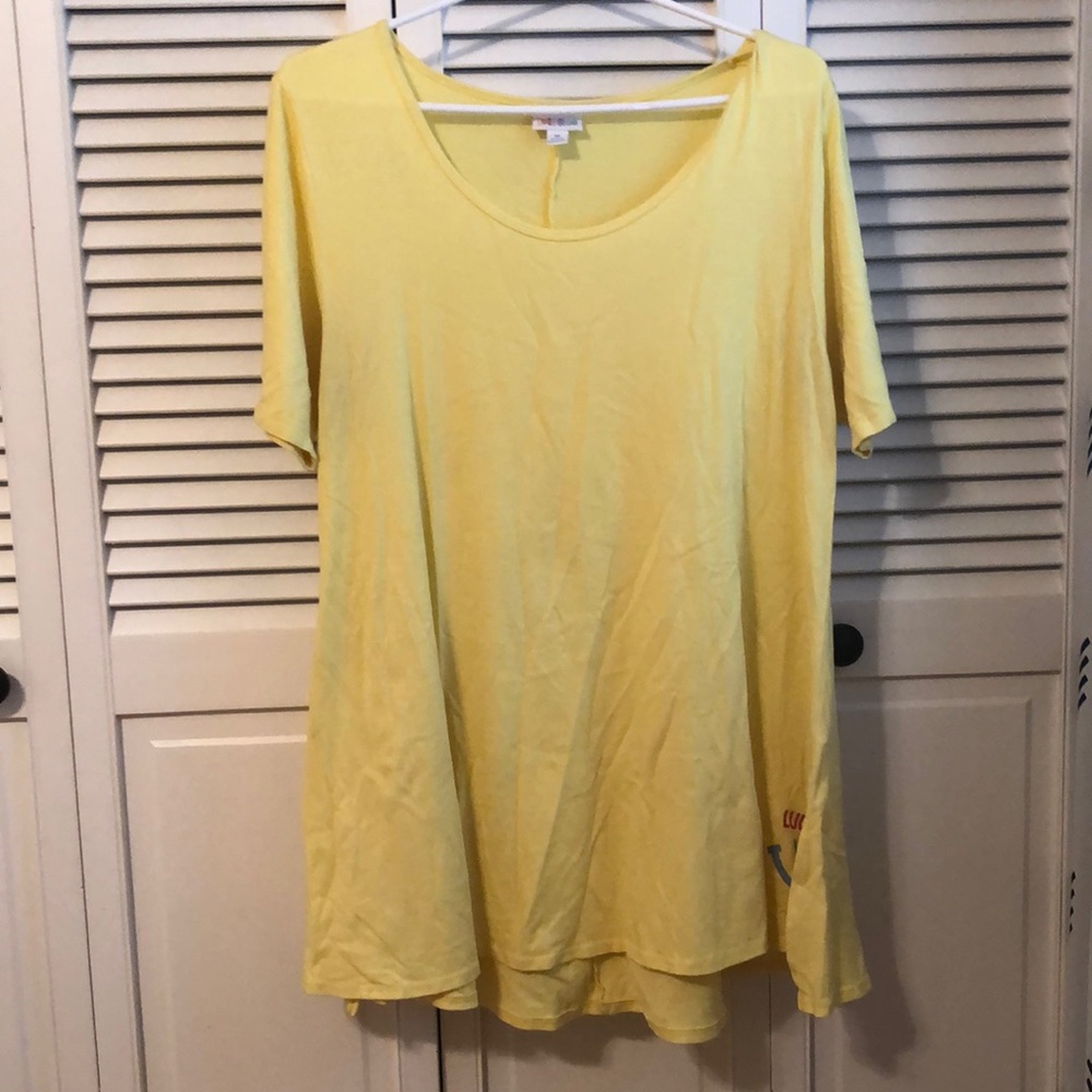 LuLaRoe Perfect Tee Sz Medium Yellow